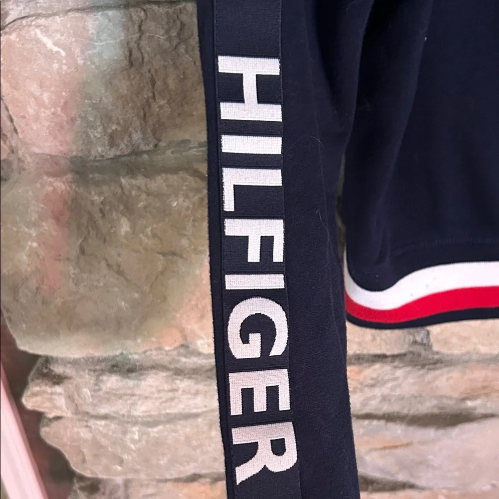 Tommy Hilfiger Navy Sweatshirt with Red and White Accents. XS - Picture 5 of 8